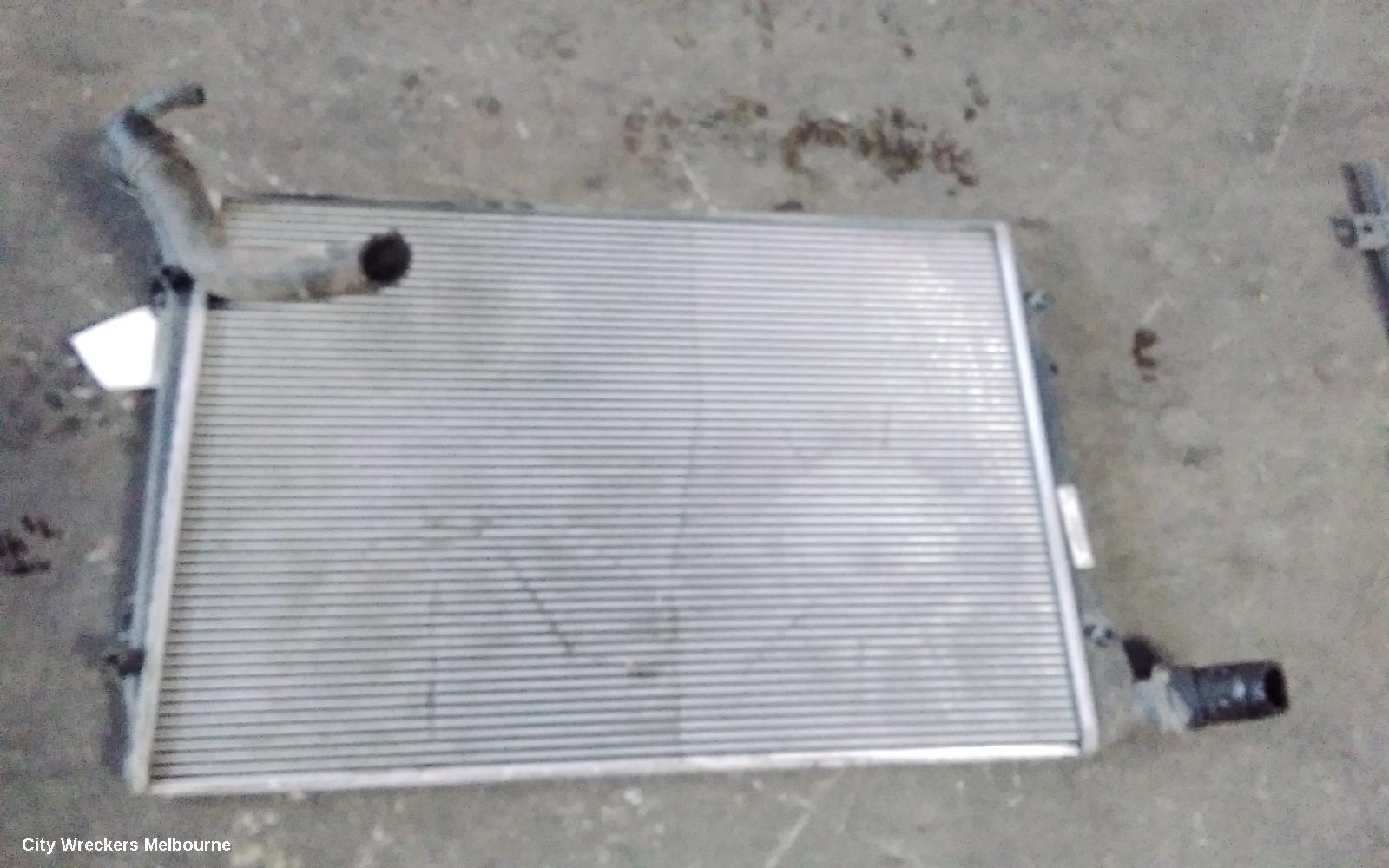 VOLKSWAGEN EOS RADIATOR, 2.0, BMM, DIESEL TURBO, 02/2007 - 12/2014 - Image 2