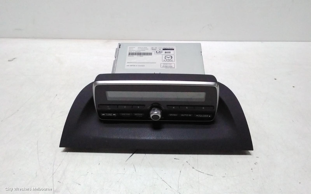 MAZDA 3 RADIO/CD/DVD/SAT/TV, DISPLAY UNIT, NON SAT NAV TYPE, BM-BN, 11/2013 - 02/2019 - Image 1