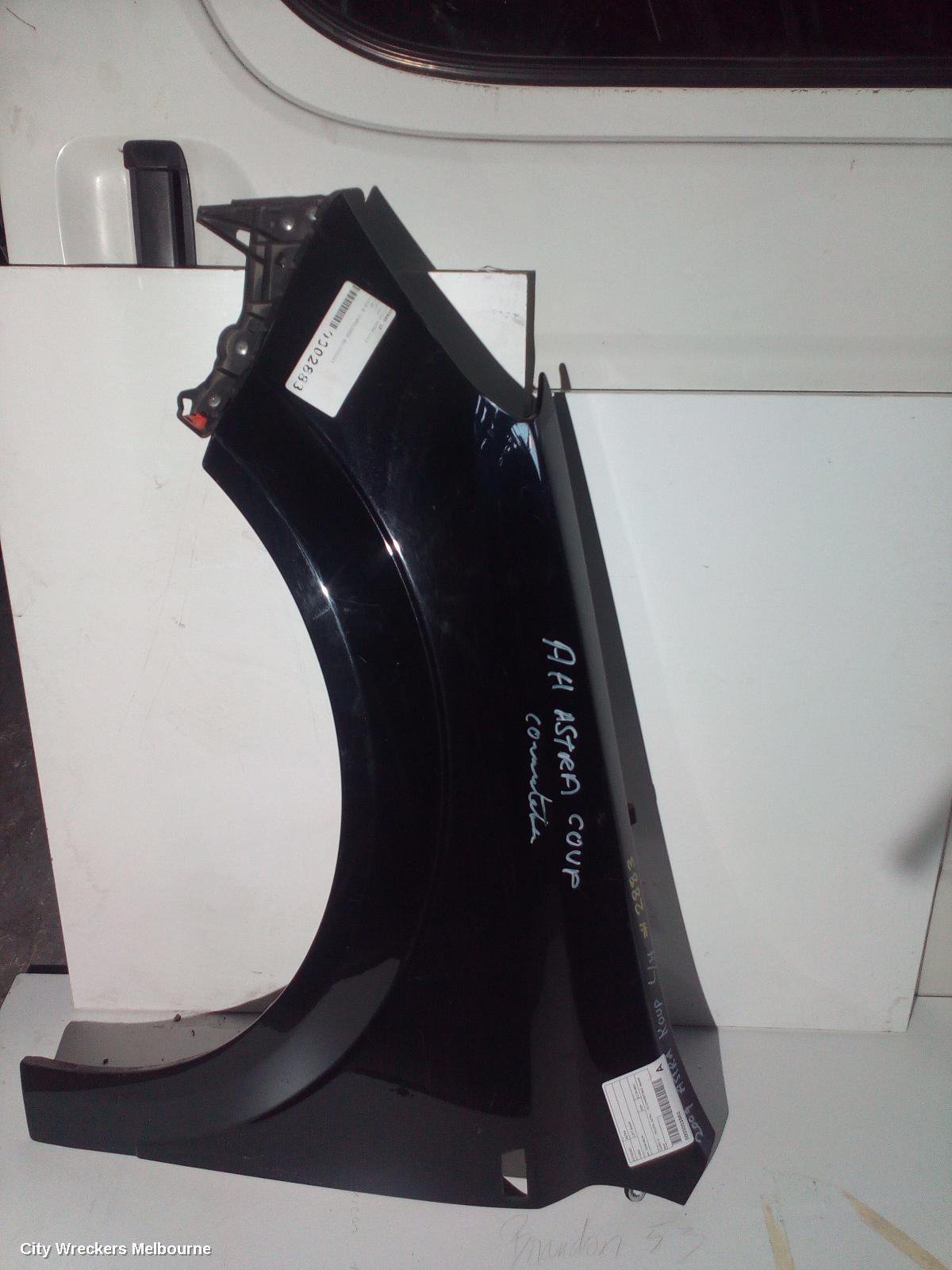 HOLDEN ASTRA LEFT GUARD, AH, 10/2004 - 08/2009 - Image 1
