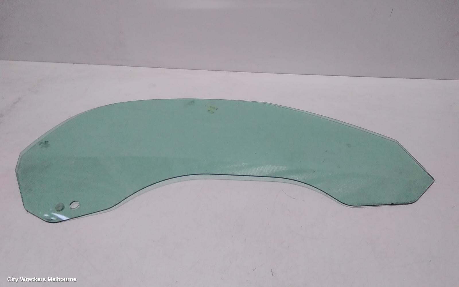 AUDI TT RIGHT FRONT DOOR WINDOW, 8J, CABRIO, 03/2007 - 12/2014 - Image 1