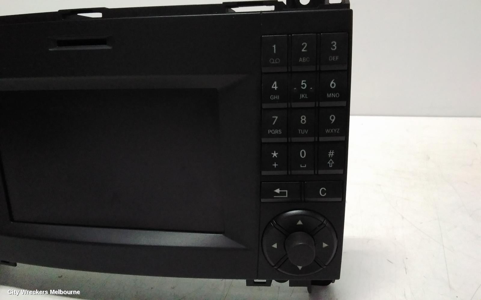 MERCEDES VITO RADIO/CD/DVD/SAT/TV, 447, HEAD UNIT, W/ DISPLAY UNIT, 5.8IN, W/ NUMBER PAD & SAT NAV TYPE, 03/2015 - 10/2020 - Image 3