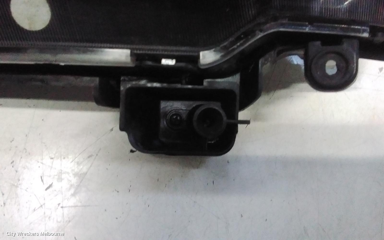 HYUNDAI GENESIS LEFT INDICATOR/FOG/SIDE, BUMPER FOGLAMP, DH, 11/2014 - 01/2018 - Image 3