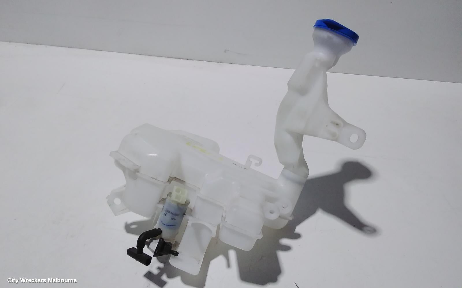HONDA HRV WASHER BOTTLE, RU, 12/2014 - 10/2021 - Image 3