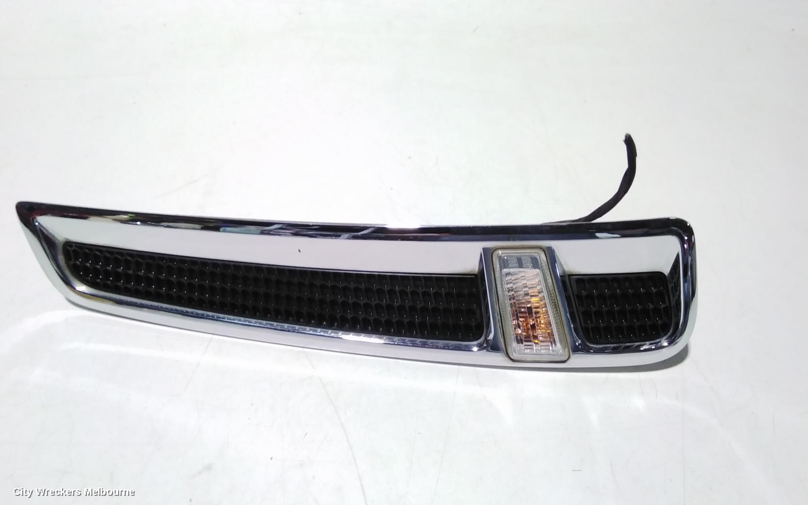 HOLDEN COMMODORE RIGHT INDICATOR/FOG/SIDE, GUARD FLASHER (REPEATER), VF, 05/2013 - 12/2017 - Image 2