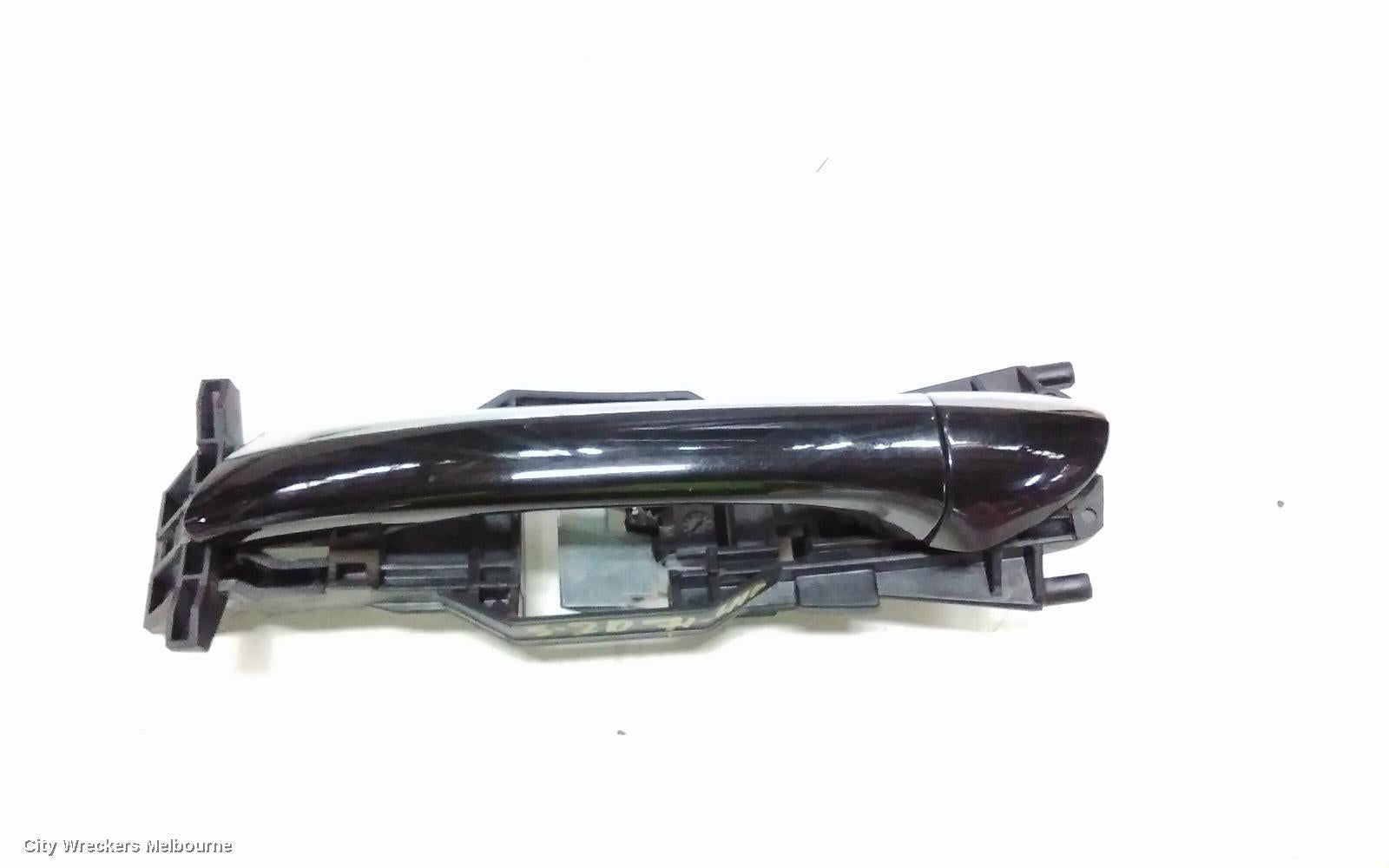 MERCEDES C CLASS DOOR HANDLE, OUTER, LH FRONT, W203, 10/2000 - 01/2007 - Image 2