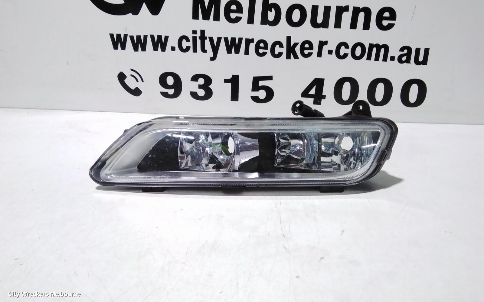 VOLKSWAGEN PASSAT RIGHT INDICATOR/FOG/SIDE, BUMPER FOGLAMP, 3C/MK6 B7, SEDAN/WAGON/ALLTRACK, W/ DAYTIME RUNNING LAMP, 09/2010 - 05/2015 - Image 2