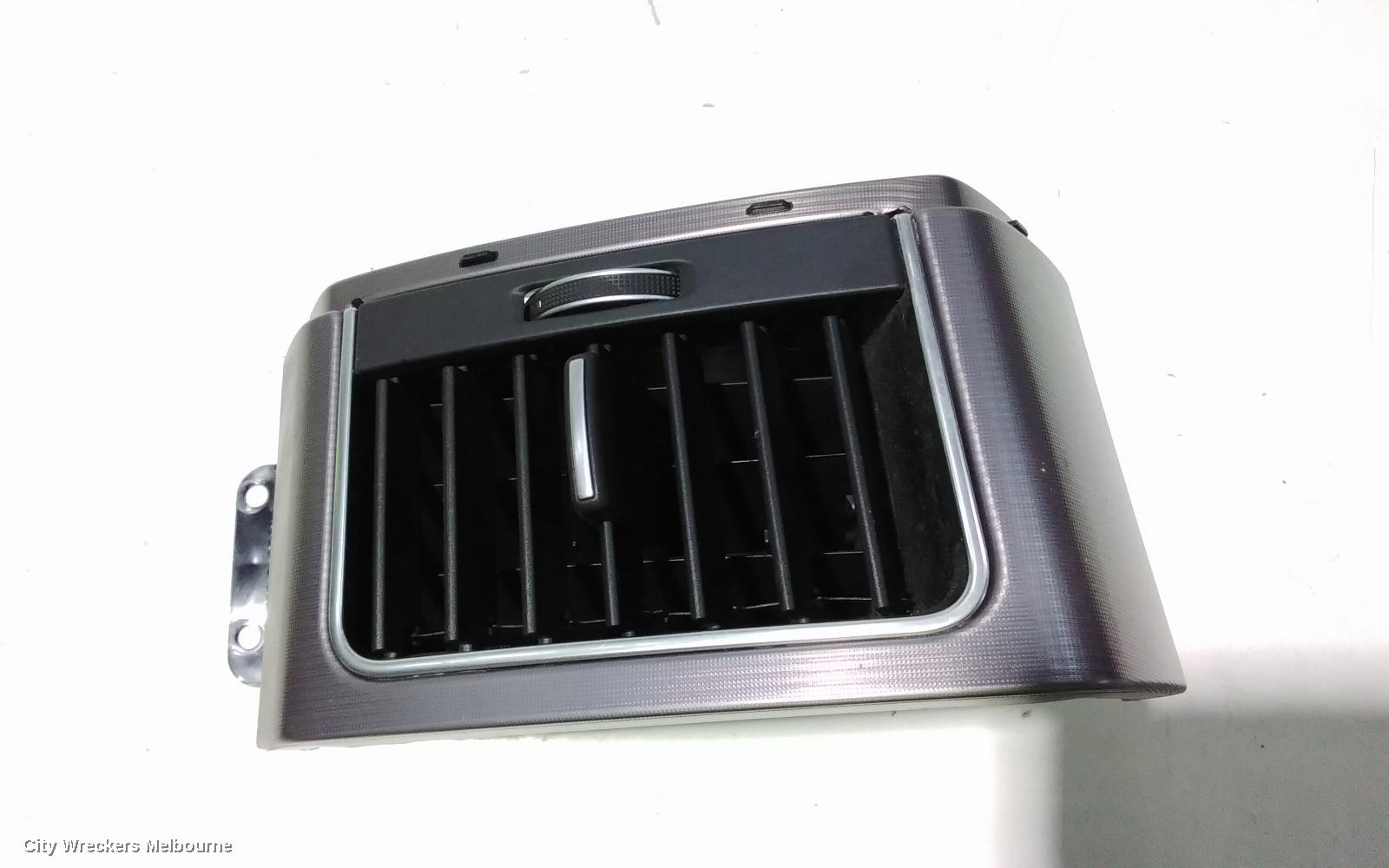 LAND ROVER RANGEROVER SPORT, L494, 12/2013 - 04/2022, RH AIRVENT: 103767 - Image 2