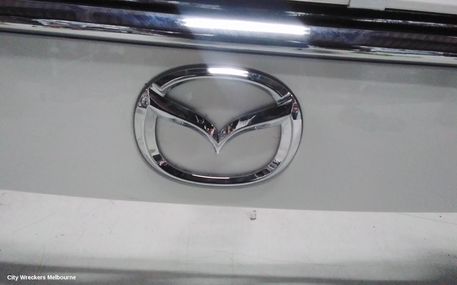MAZDA CX8 REAR GARNISH, TAILGATE GARNISH (LOWER), NON SMART KEY TYPE, KG, 05/2018 ONWARDS - Image 3