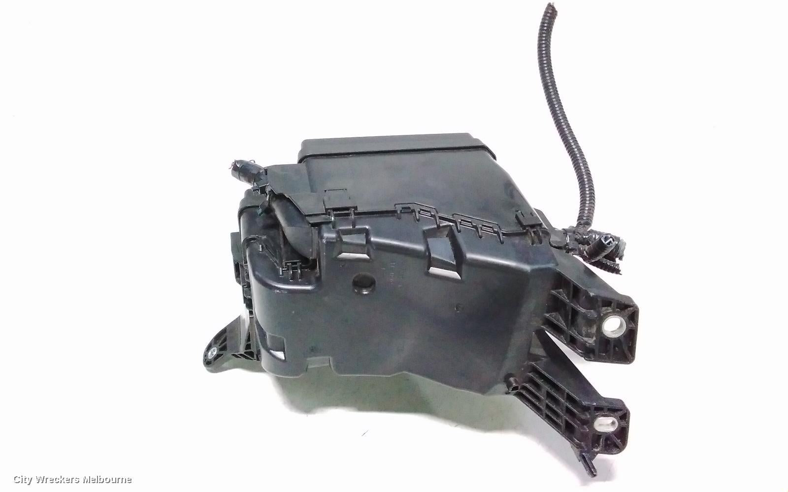 TOYOTA RAV4 FUSE BOX, ENGINE BAY, XA40, PETROL, RH SIDE, 12/2012 - 12/2018 - Image 3