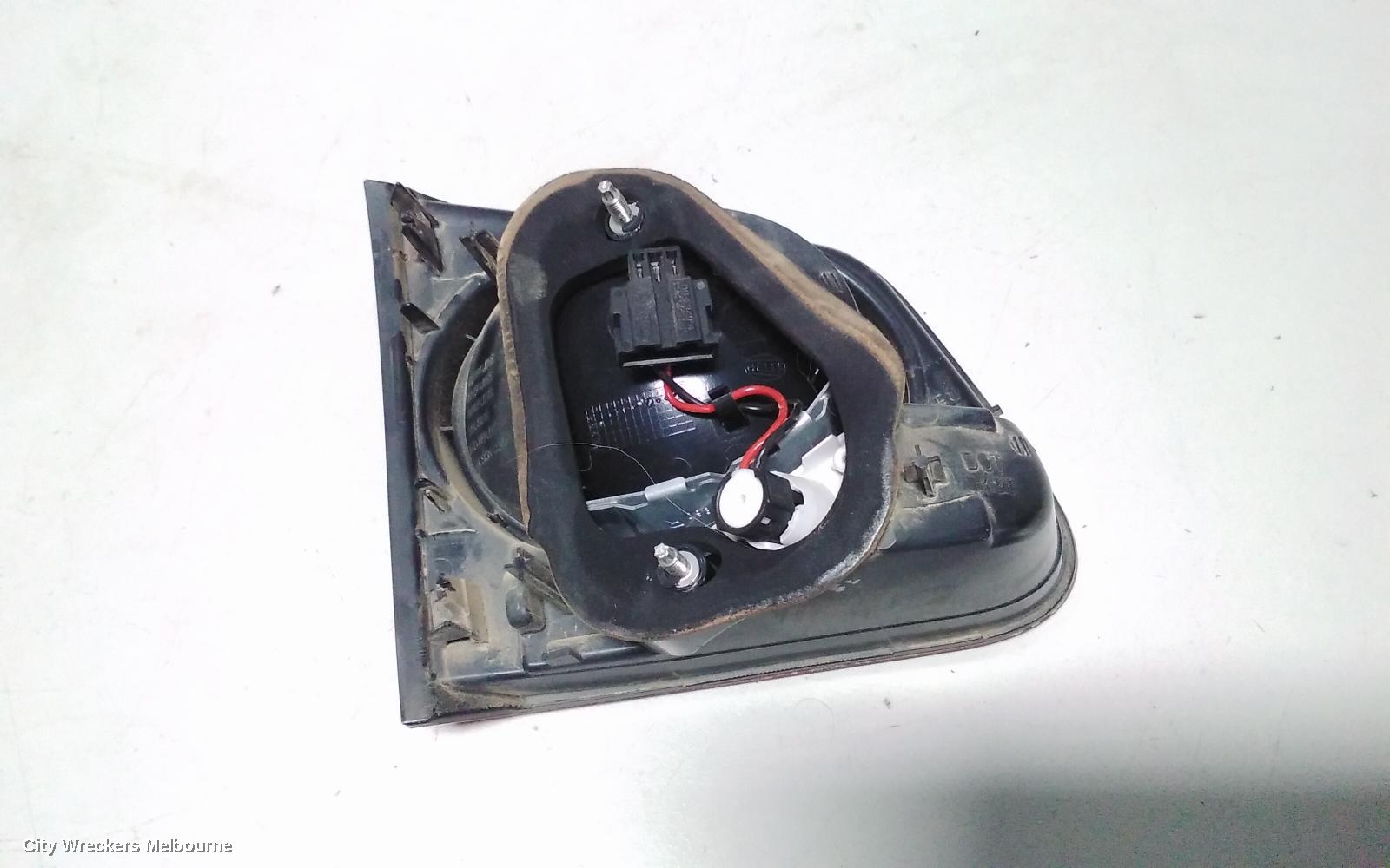 VOLKSWAGEN TIGUAN REAR GARNISH, TAILGATE LAMP (RH SIDE), 5N, 05/2008 - 06/2011 - Image 3