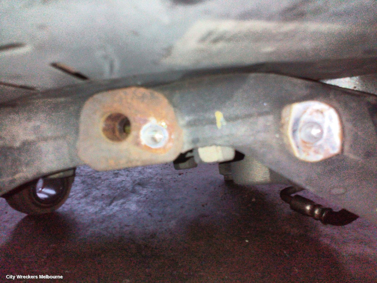 ISUZU DMAX RIGHT FRONT HUB ASSEMBLY, RG, 2WD, 07/2020 ONWARDS - Image 3