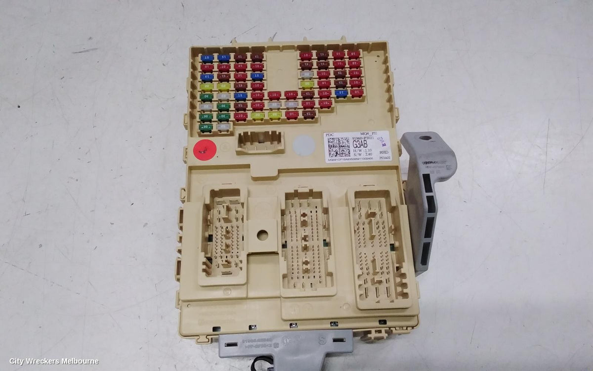 KIA SORENTO FUSE BOX, MQ4, UNDER DASH, DIESEL, 2.2, TURBO, D4HE, 02/2020 ONWARDS - Image 3