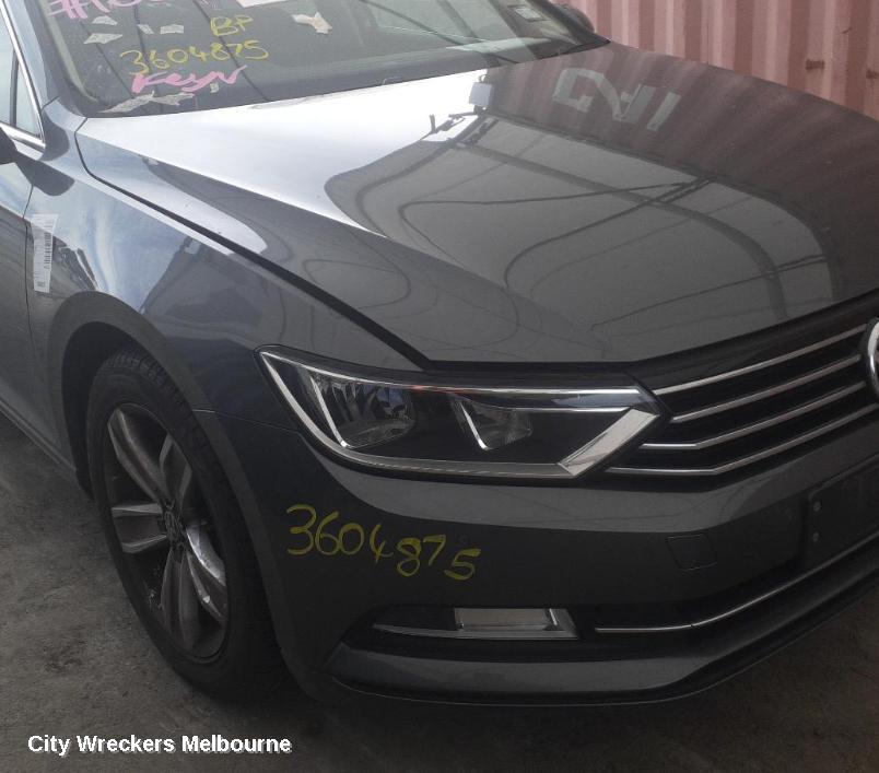 VOLKSWAGEN PASSAT RIGHT HEADLAMP, B8/MK7, HALOGEN TYPE, 06/2015 - 10/2019 - Image 1