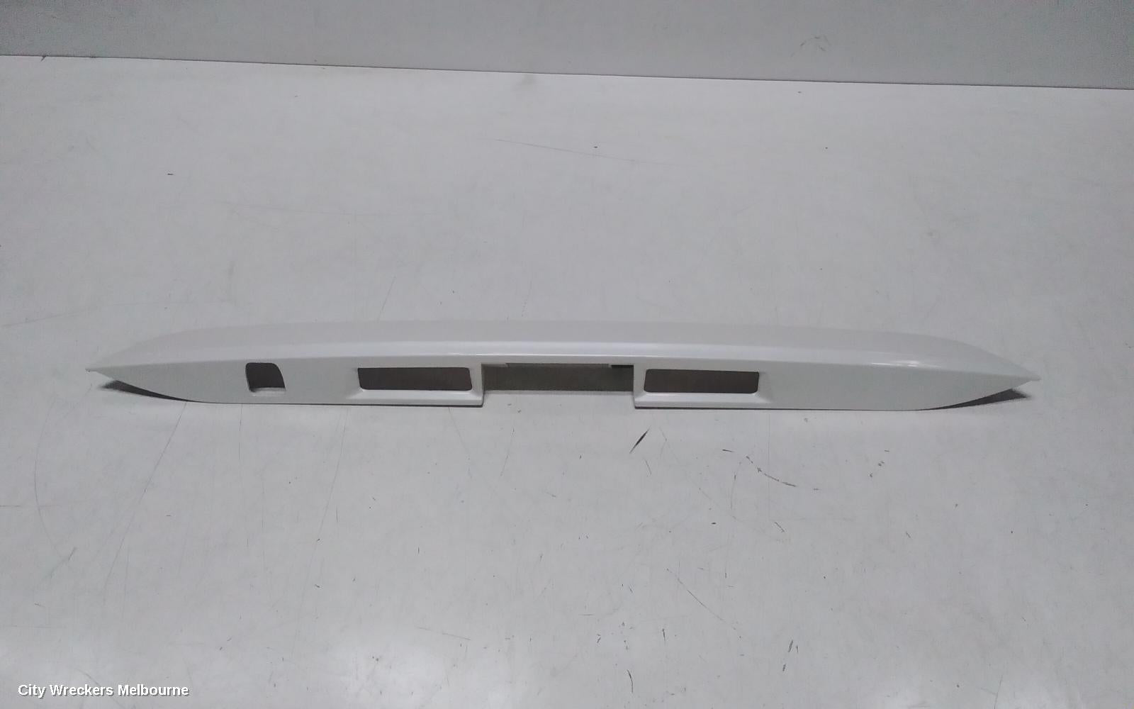 TOYOTA ESTIMA REAR GARNISH, TAILGATE LAMP (CENTRE), LENS# 28-194, RED, XR50, 05-19 (IMPORT) - Image 2