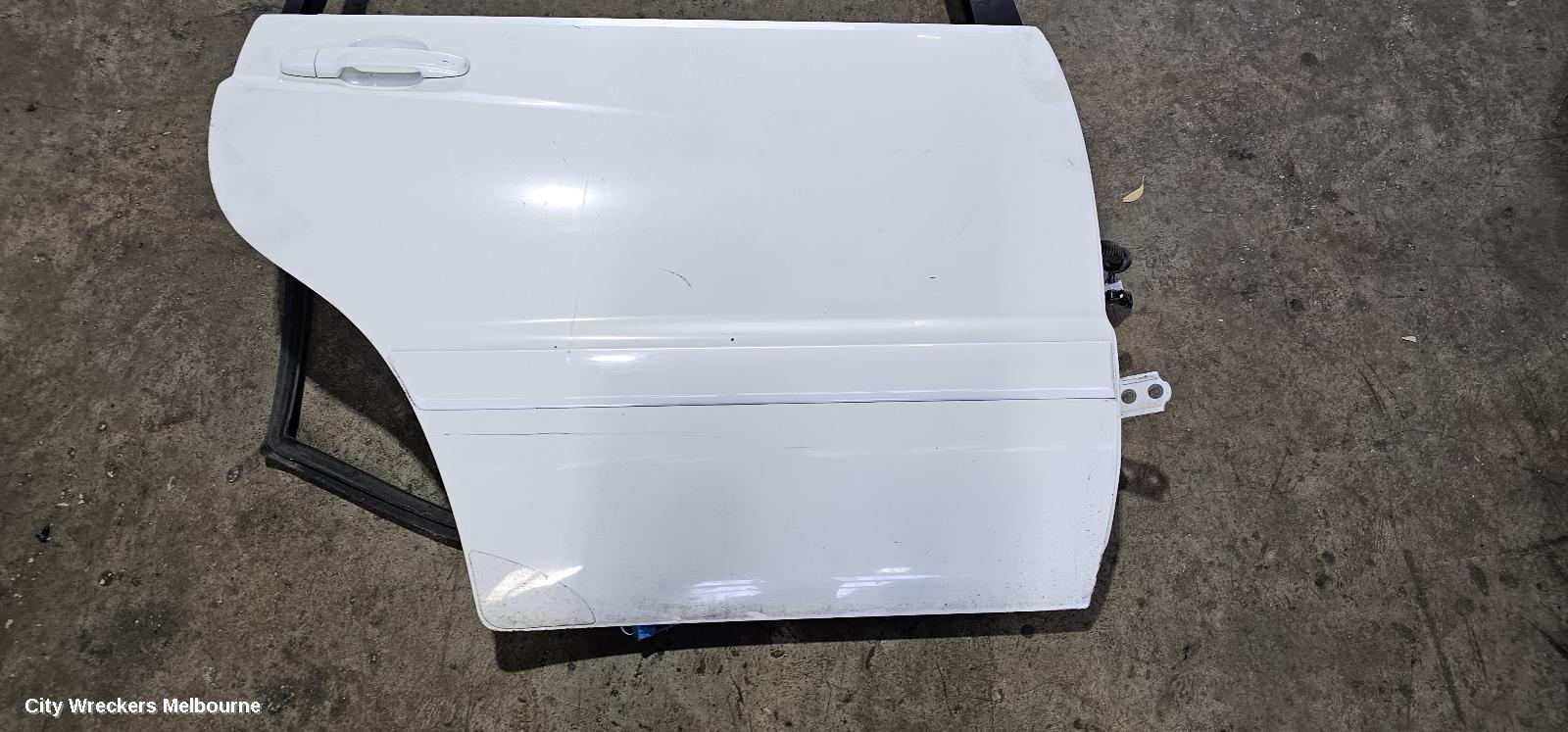 TOYOTA KLUGER RIGHT REAR DOOR, MCU28R, 01/2001 - 04/2007 - Image 2