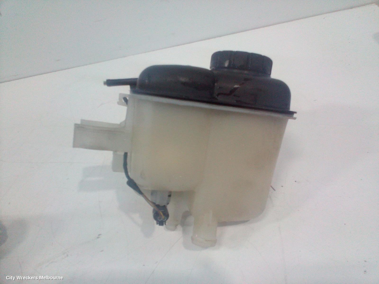 MERCEDES CLC CLASS OVERFLOW BOTTLE, CL203 08/2008 - 03/2011 - Image 3