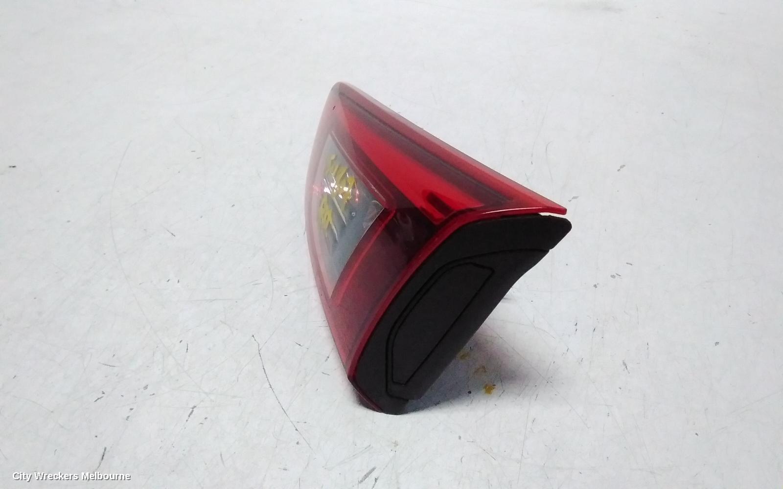 MAZDA CX3 REAR GARNISH, TAILGATE LAMP (RH SIDE), NON LED TYPE, DK, 03/2015 ONWARDS - Image 3