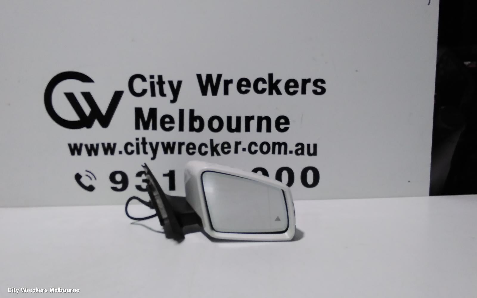 MERCEDES C CLASS RIGHT DOOR MIRROR, C204, POWER FOLD, AUTO DIM, W/ BLIND SPOT, NON MEMORY TYPE, (2 PLUG 04/2010 WIRE), 05/2011 - 04/2015 - Image 1