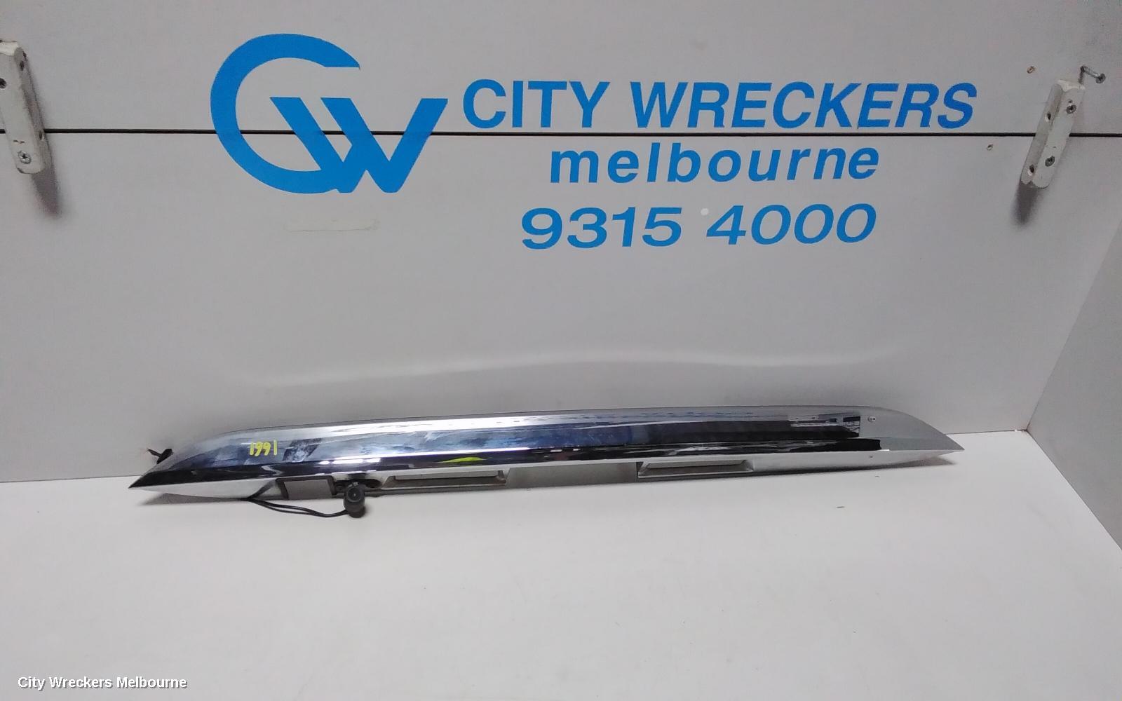 TOYOTA ESTIMA REAR GARNISH, TAILGATE GARNISH (CENTRE), XR50, CHROME, 05-19 (IMPORT) - Image 1