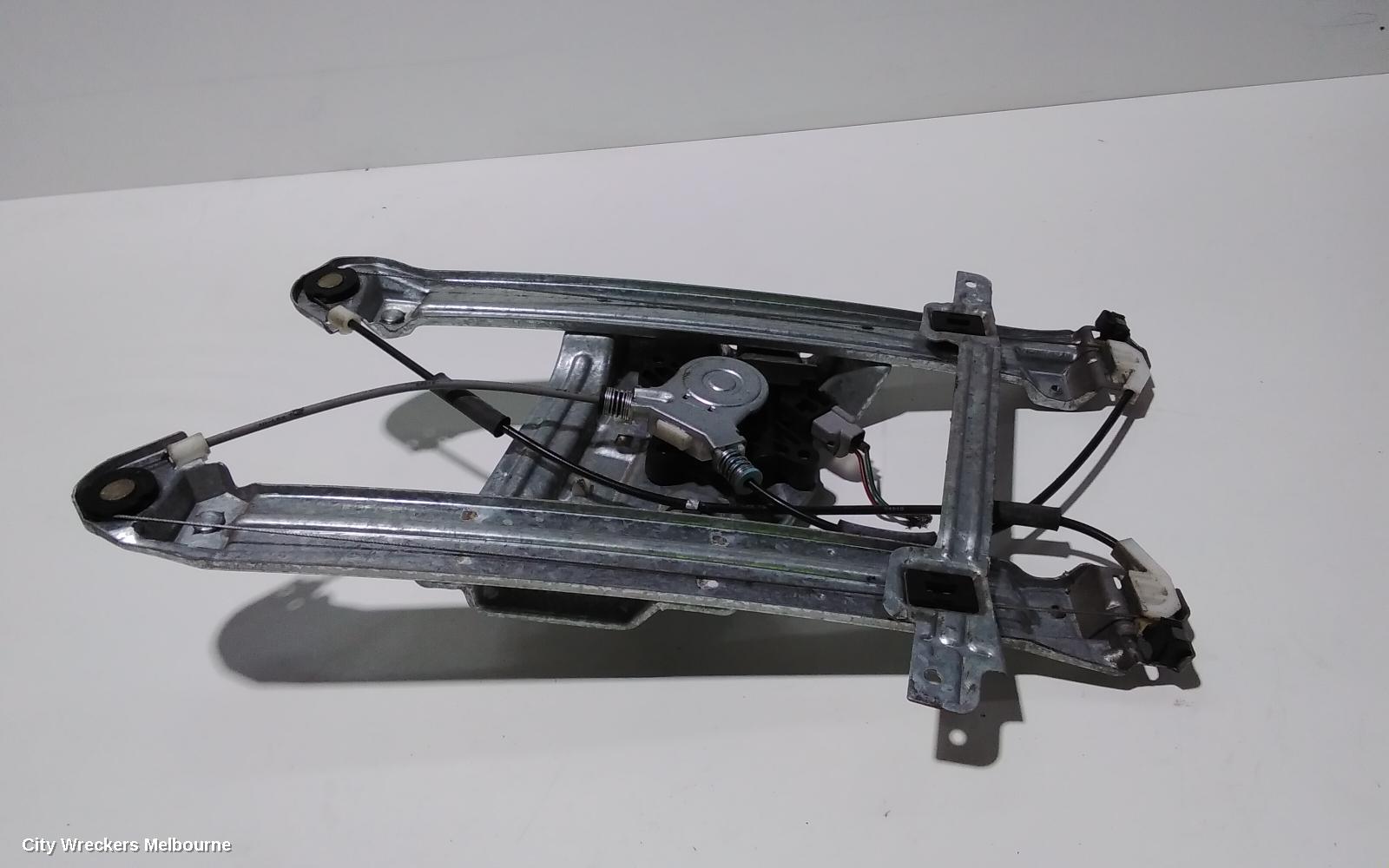 MITSUBISHI 380 RIGHT FRONT WINDOW REG/MOTOR, DB, ELECTRIC, 09/2005 - 03/2008 - Image 1