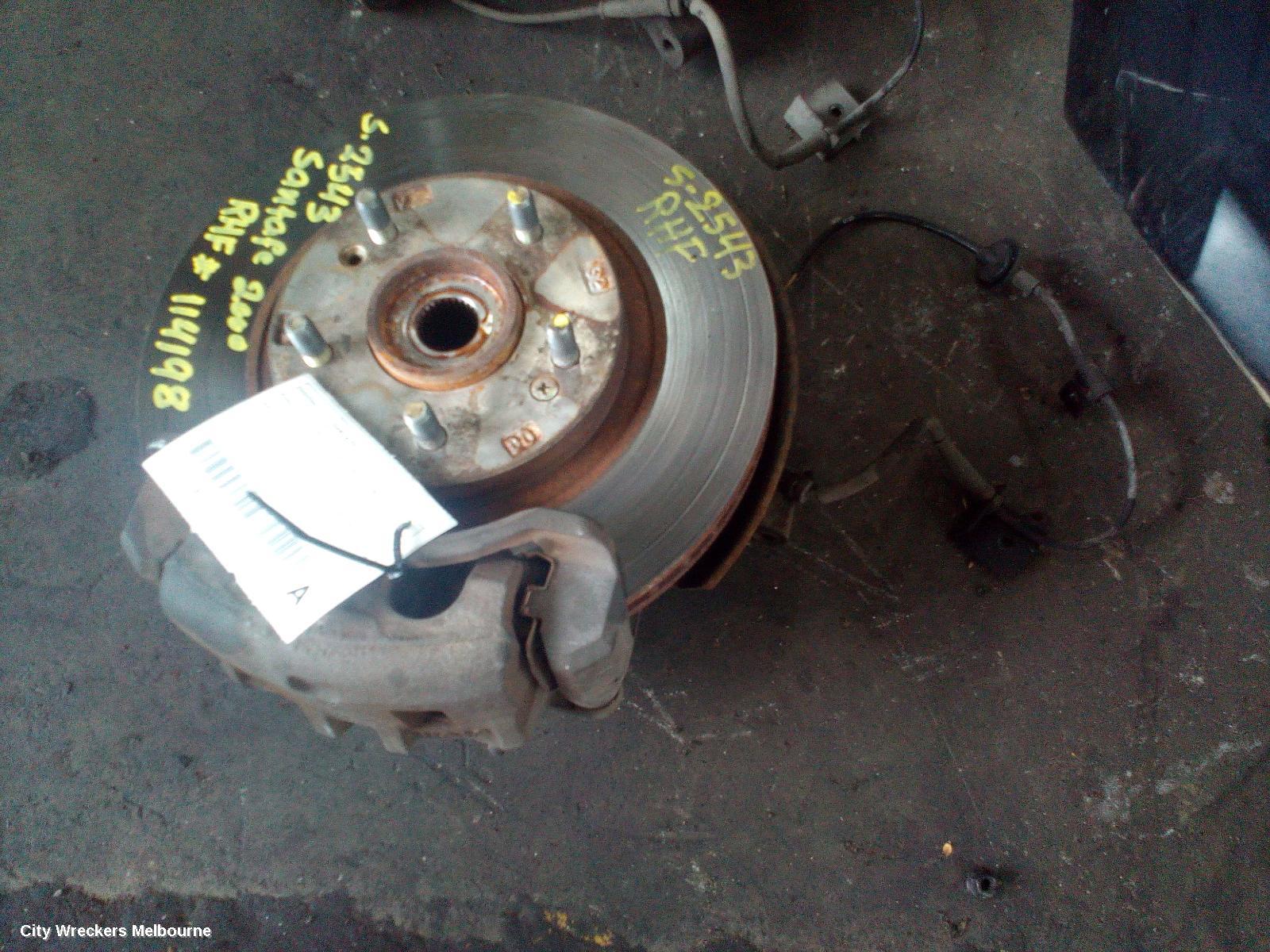HYUNDAI SANTA FE RIGHT FRONT HUB ASSEMBLY, ABS TYPE 11/2000 - 04/2006 - Image 3