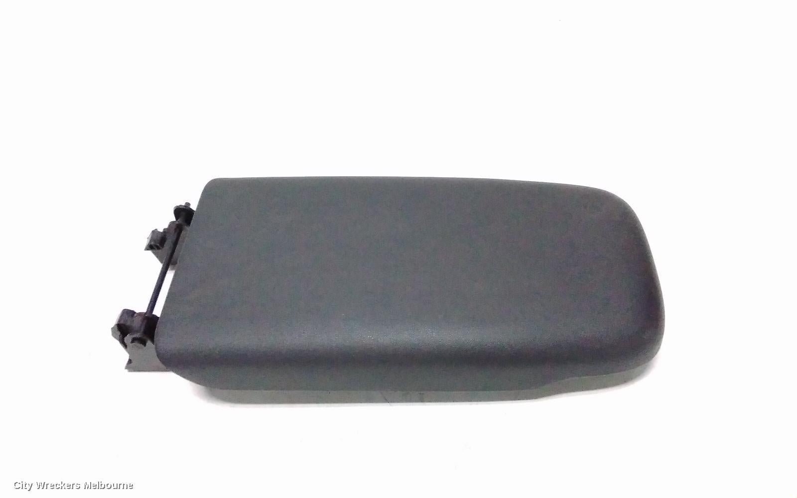 HOLDEN EQUINOX CONSOLE, CONSOLE LID ONLY, LEATHER, BLACK, EQ, 09/2017 - 12/2020 - Image 1