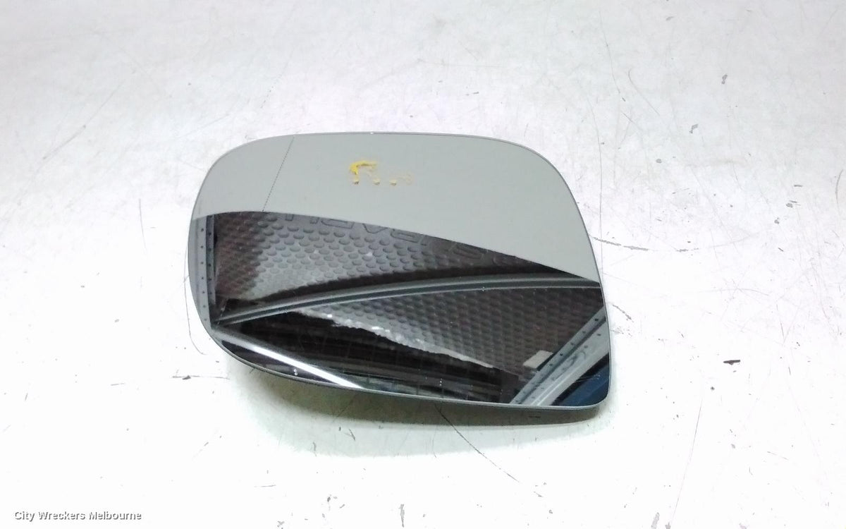 VOLKSWAGEN AMAROK RIGHT DOOR MIRROR, 2H, MANUAL FOLD, PARTIAL COLOUR CODED/BLACK, 6 PIN TYPE, 10/2010 - 07/2013 - Image 1