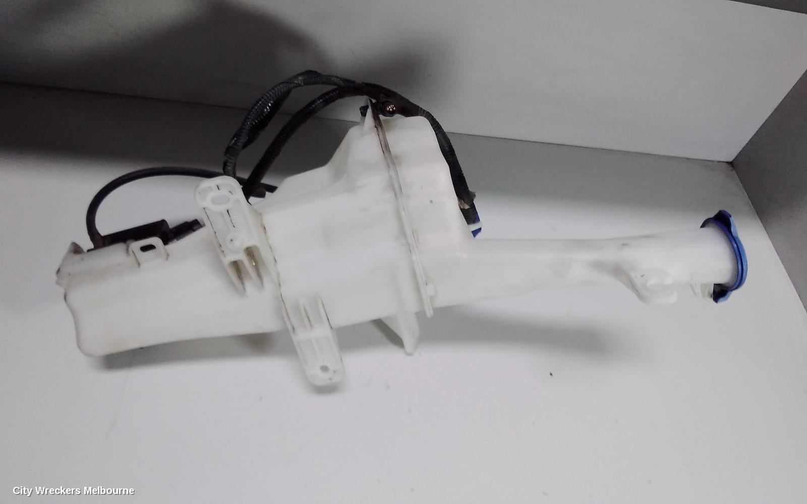 HYUNDAI I20 WASHER BOTTLE, WASHER BOTTLE MOTOR, PB, 07/2010 - 12/2015 - Image 3