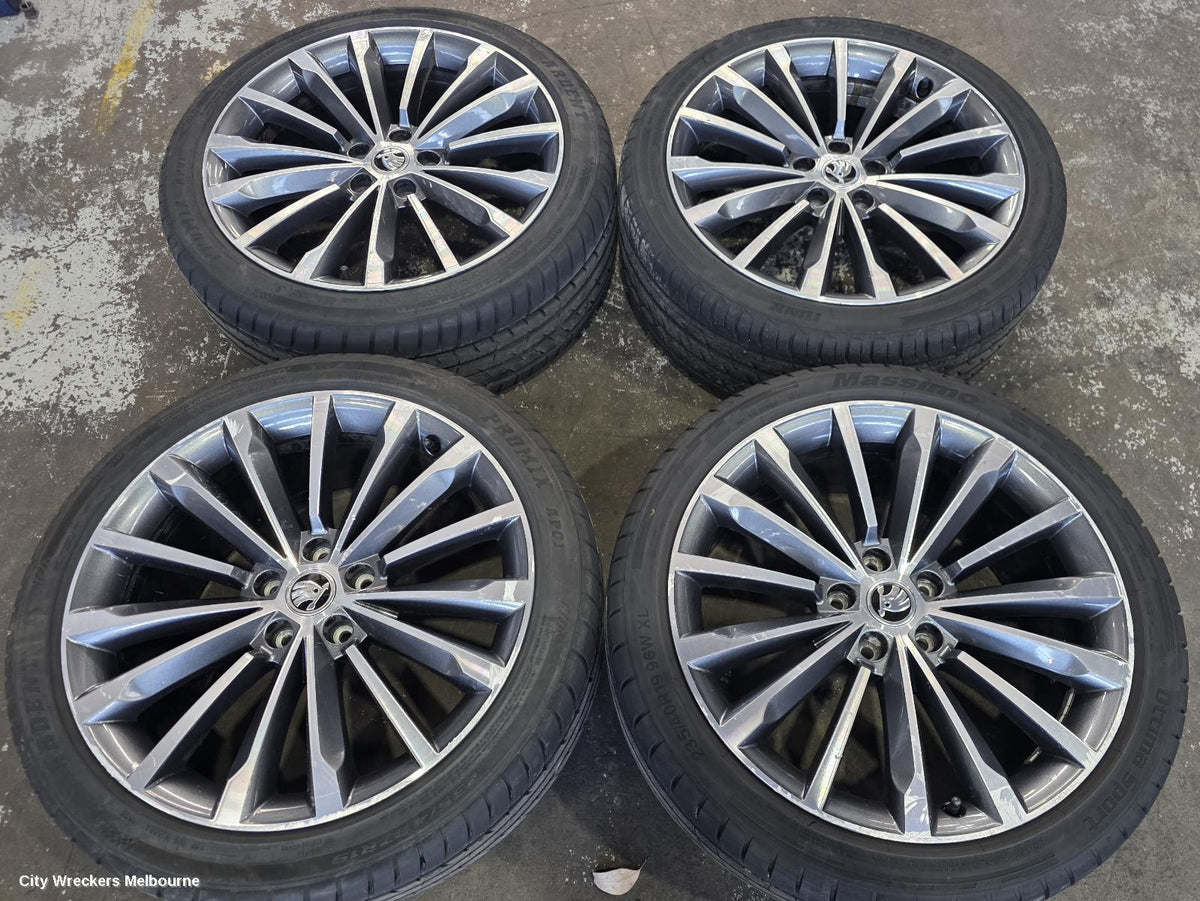 SKODA OCTAVIA WHEEL MAG, NX, FACTORY, 19X7.5IN, TRINITY, MULTI SPOKE, BI-COLOUR, 10/2020 - 05/2024 - Image 1