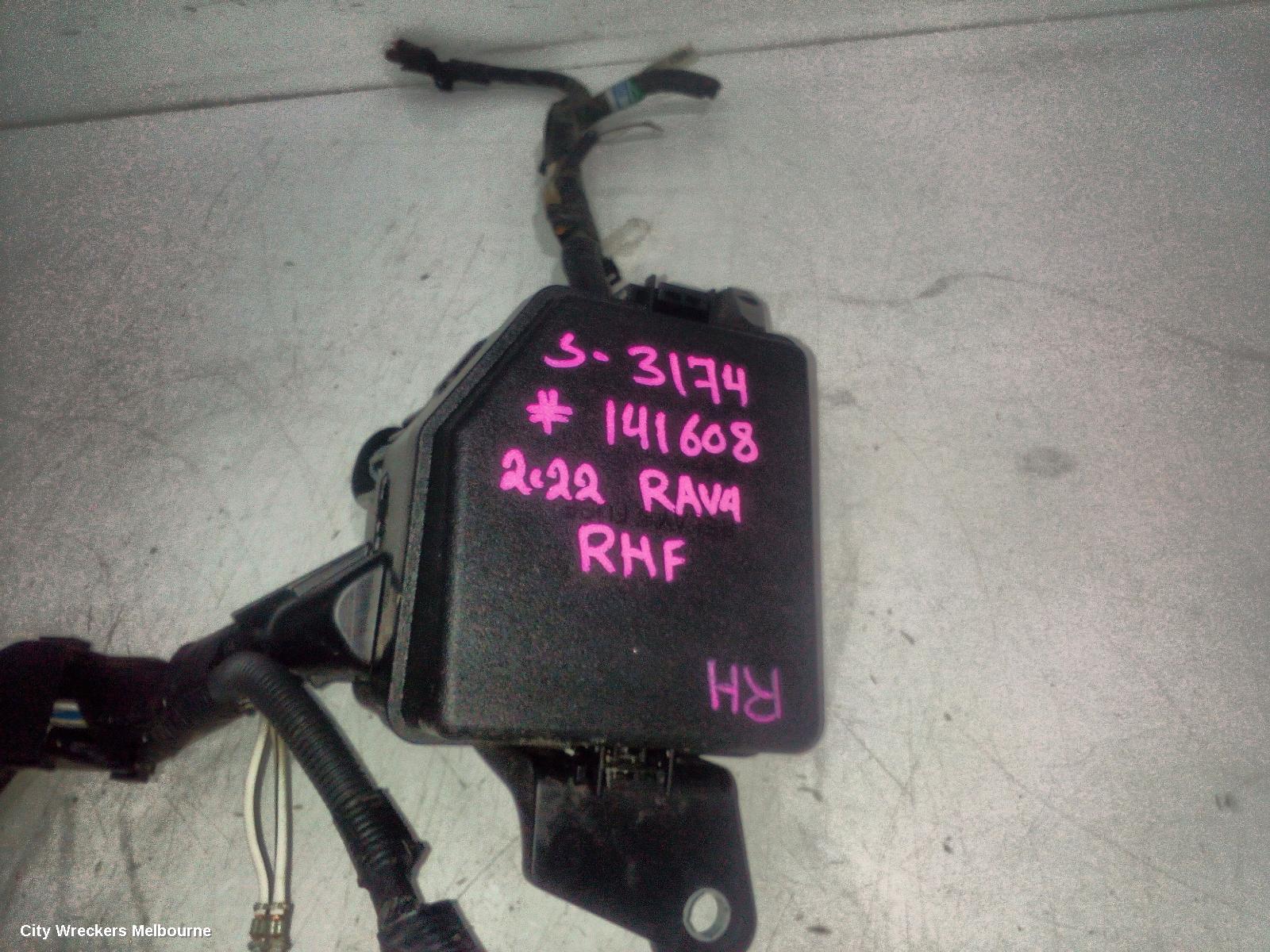 TOYOTA RAV4 FUSE BOX, ENGINE BAY (RH SIDE), PETROL, 2.0/2.5, MXAA52R/AXAA54R, XA50, 11/2018 - 05/2024 - Image 2