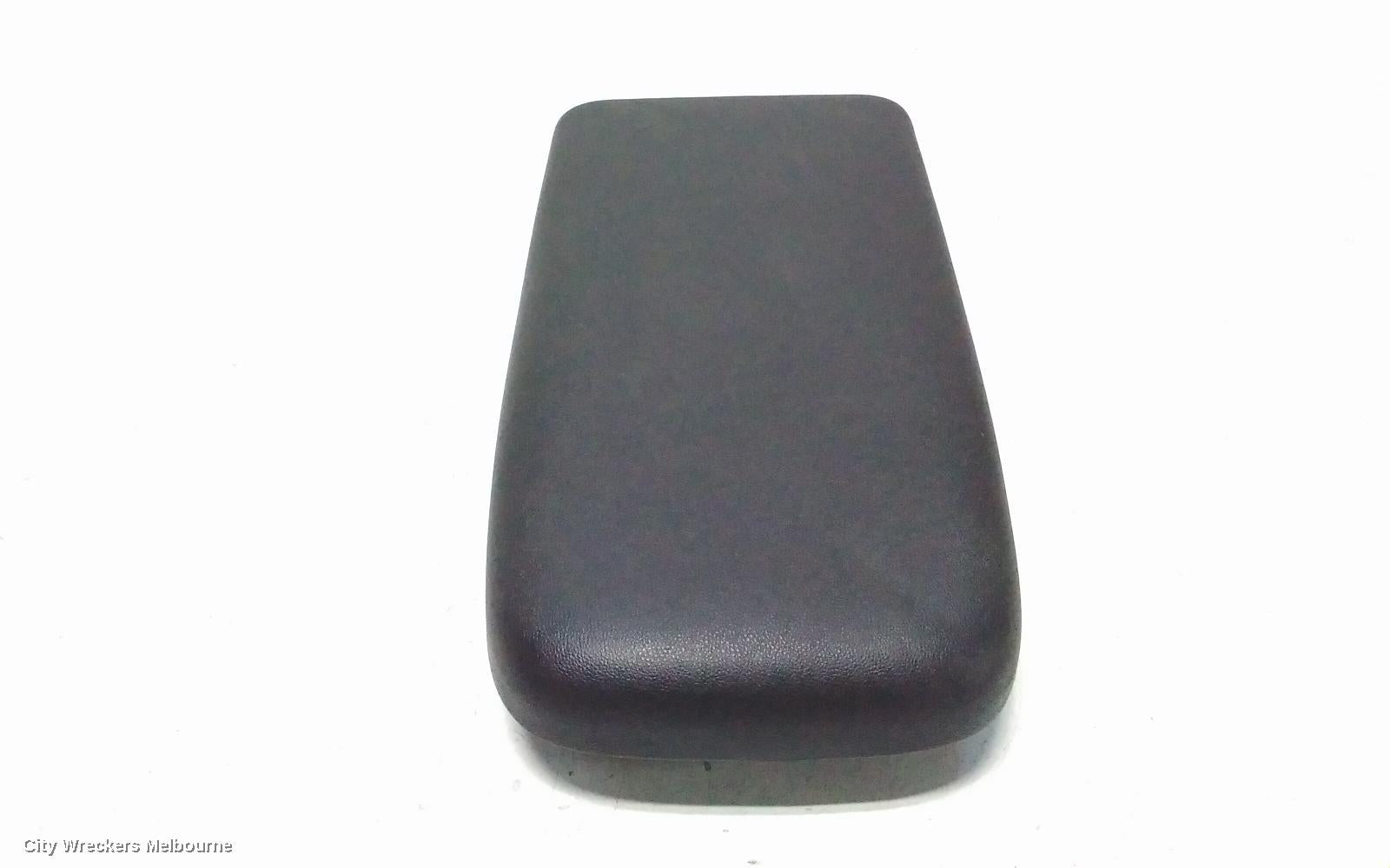 HOLDEN EQUINOX CONSOLE, CONSOLE LID ONLY, LEATHER, BLACK, EQ, 09/2017 - 12/2020 - Image 2