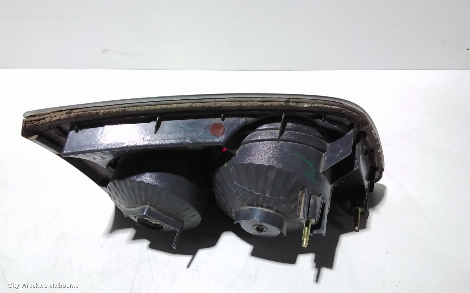 MAZDA 6 REAR GARNISH, BOOTLID LAMP (RH SIDE), GG/GY, SEDAN, 08/2005 - 11/2007 - Image 2