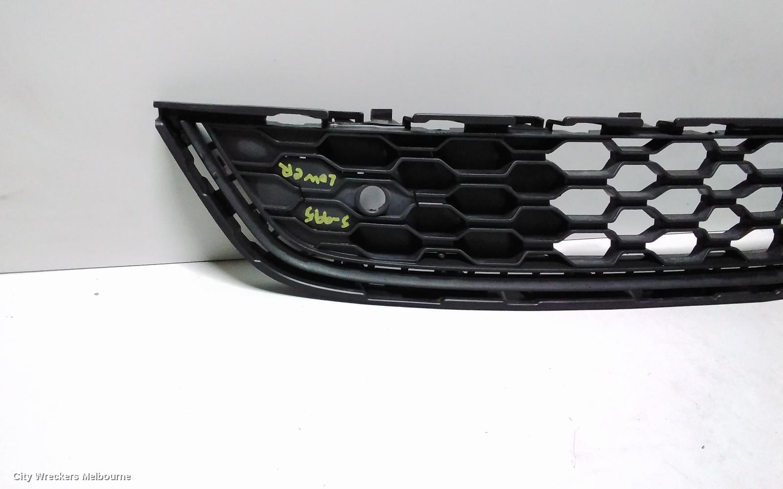 HOLDEN COMMODORE GRILLE, BUMPER GRILLE, VF, HONEYCOMB TYPE, EVOKE, 05/2013 - 12/2017 - Image 2