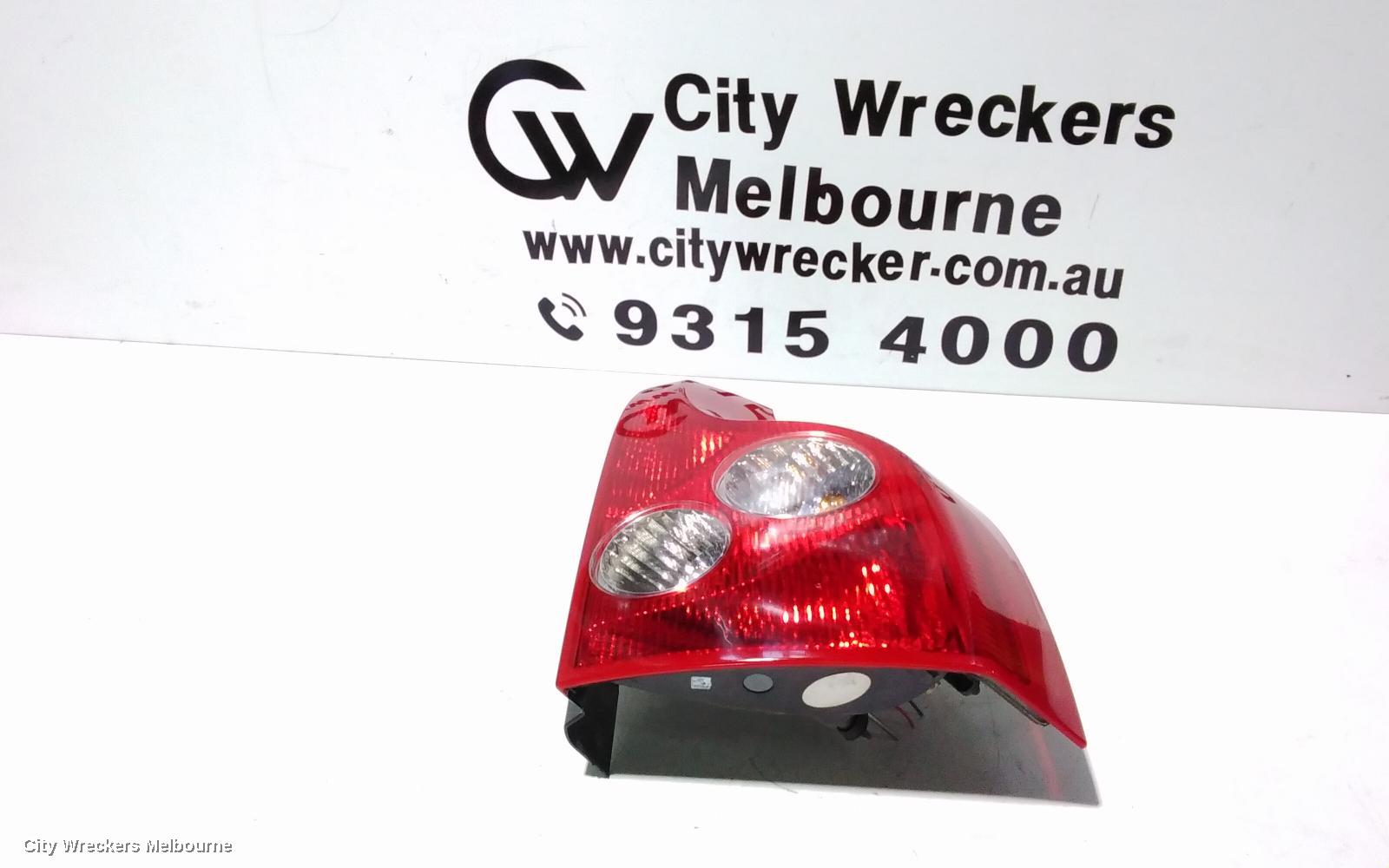 VOLVO XC90 RIGHT TAILLIGHT, LOWER, ROUND FLASHER, 07/2003 - 08/2006 - Image 1
