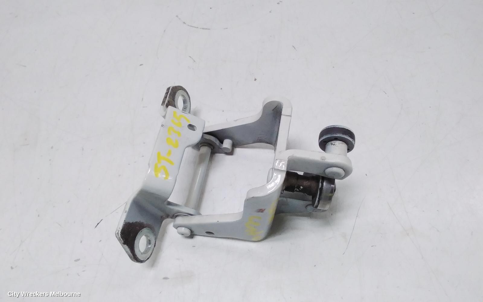 TOYOTA HIACE, 300 SERIES, 02/2019 ONWARDS, LHR DOOR ROLLER FITS IN THE MIDDLE DOOR / CENTER BACK SIDE: 111673 - Image 1