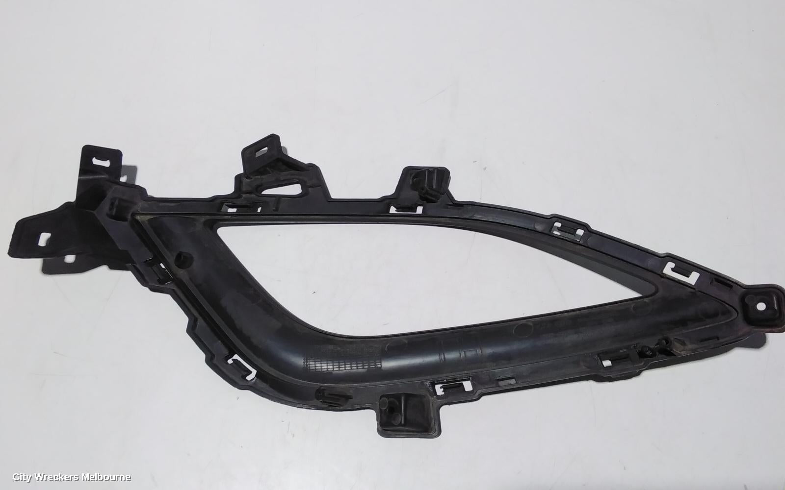HYUNDAI I30 LEFT INDICATOR/FOG/SIDE, BUMPER FOGLAMP SURROUND, NON DAY TIME RUNNING LAMP TYPE, GD, 02/2012 - 02/2017 - Image 2
