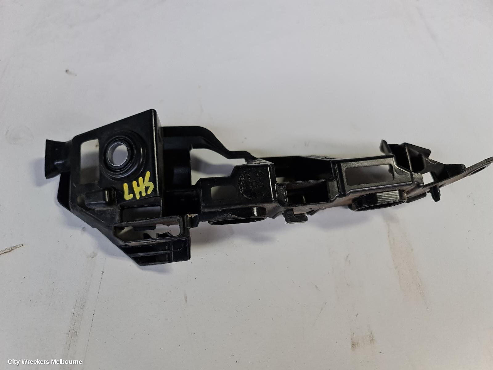 VOLKSWAGEN GOLF, GEN 7, 11/2012 - 08/2020, LHF BAR SLIDE BRACKET: 76522 - Image 1