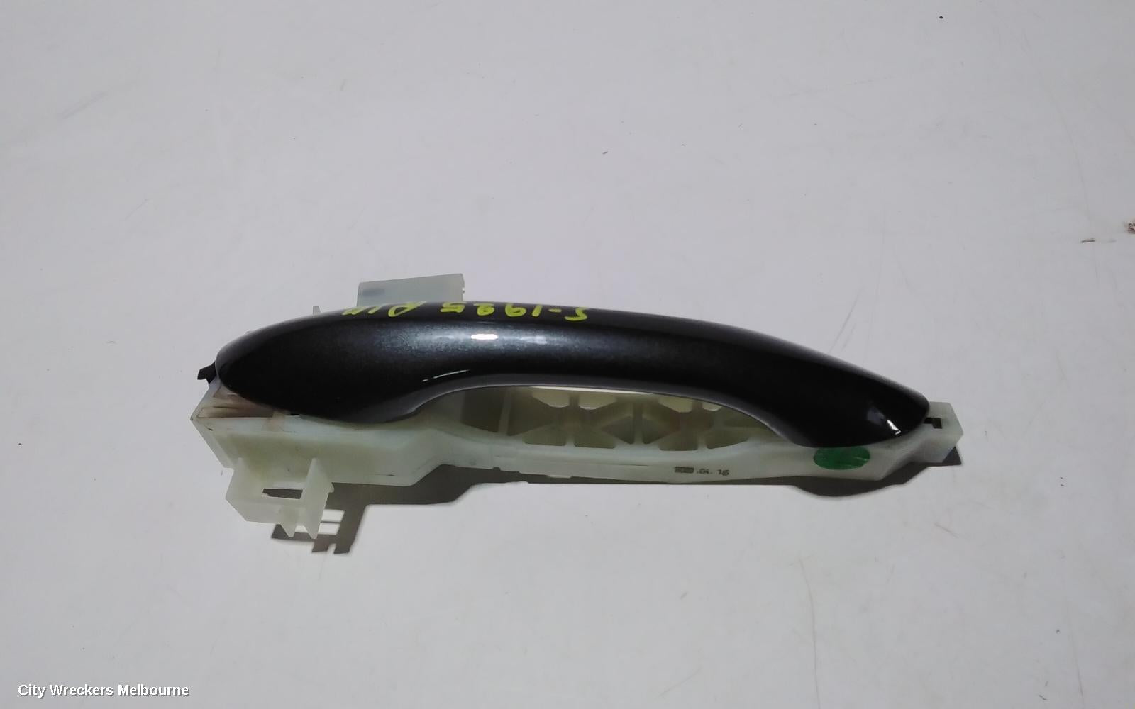 HYUNDAI SANTA FE DOOR HANDLE, OUTER, RH REAR, COLOUR CODED, NON KEYLESS BUTTON TYPE, DM, 06/2012 - 02/2018 - Image 2
