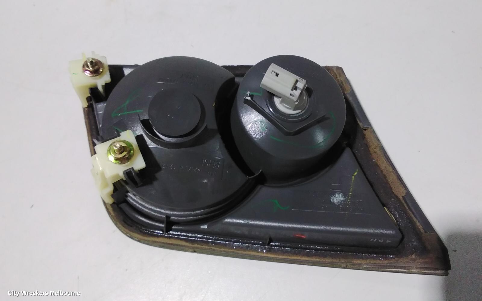 MAZDA 6 REAR GARNISH, BOOTLID LAMP (RH SIDE), GG/GY, SEDAN, 09/2002 - 07/2005 - Image 3