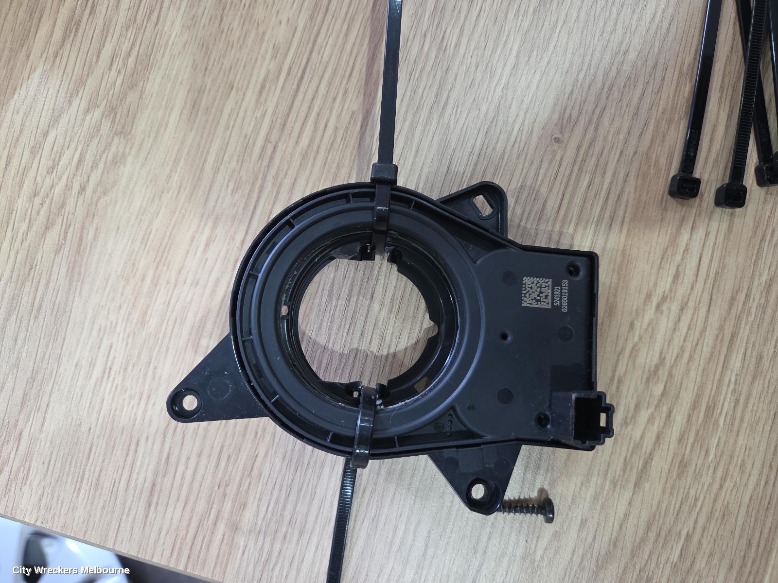 RENAULT TRAFIC AIRBAG MODULE/SENSOR, CLOCKSPRING, X82, 01/2015 ONWARDS - Image 2