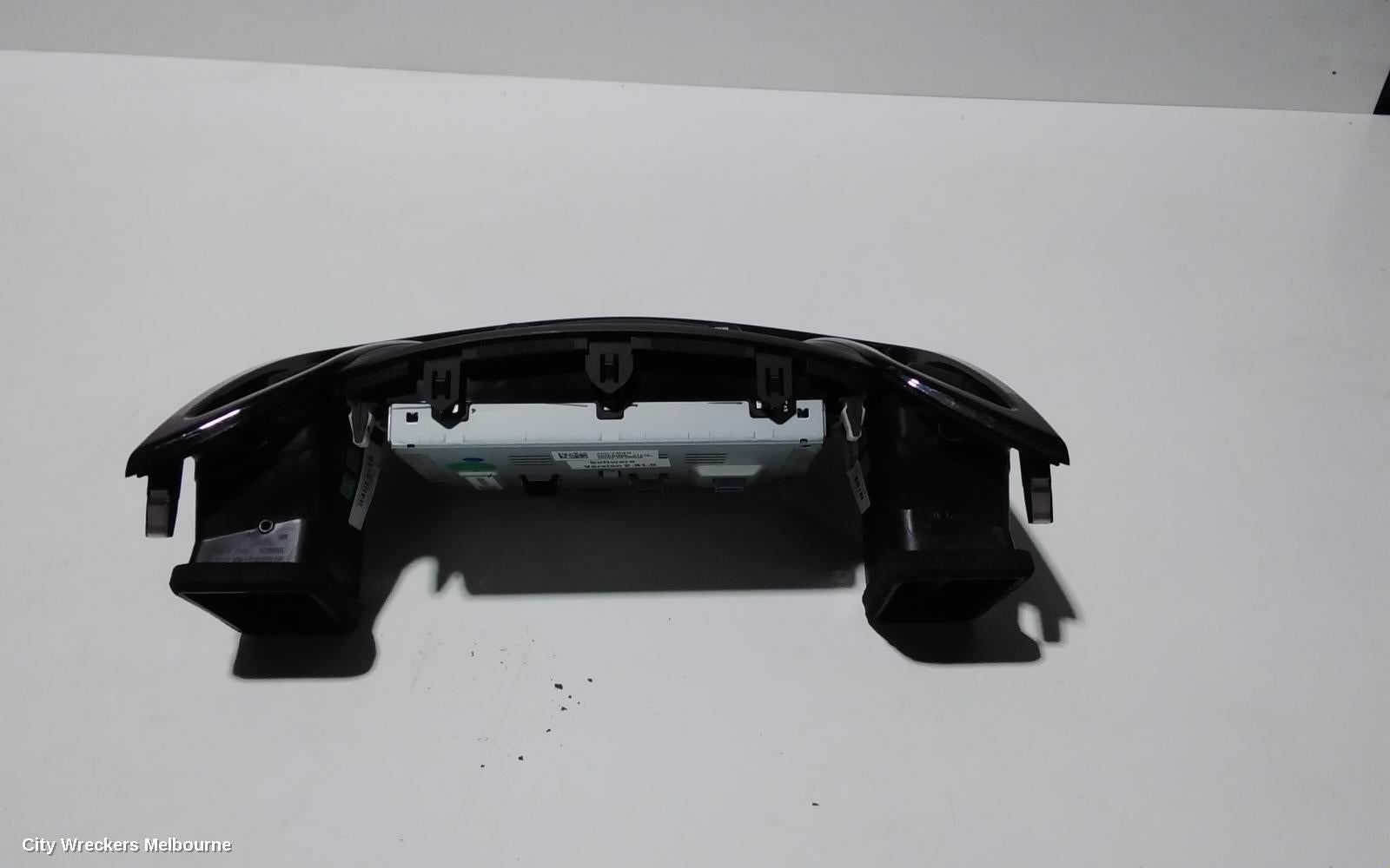 HOLDEN COMMODORE RADIO/CD/DVD/SAT/TV, DASH RADIO CONTROL PANEL/CONTROL UNIT ONLY, SAT NAV TYPE, VF, 05/2013 - 12/2017 - Image 2