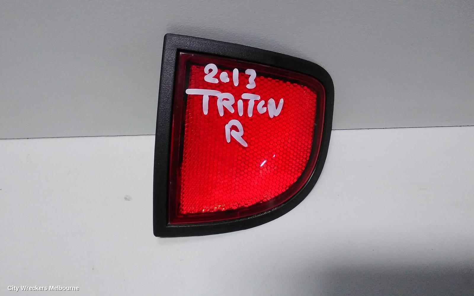 MITSUBISHI TRITON, MN 08/2009 - 04/2015, BAR REFLECTOR RHR: 64700 - Image 2