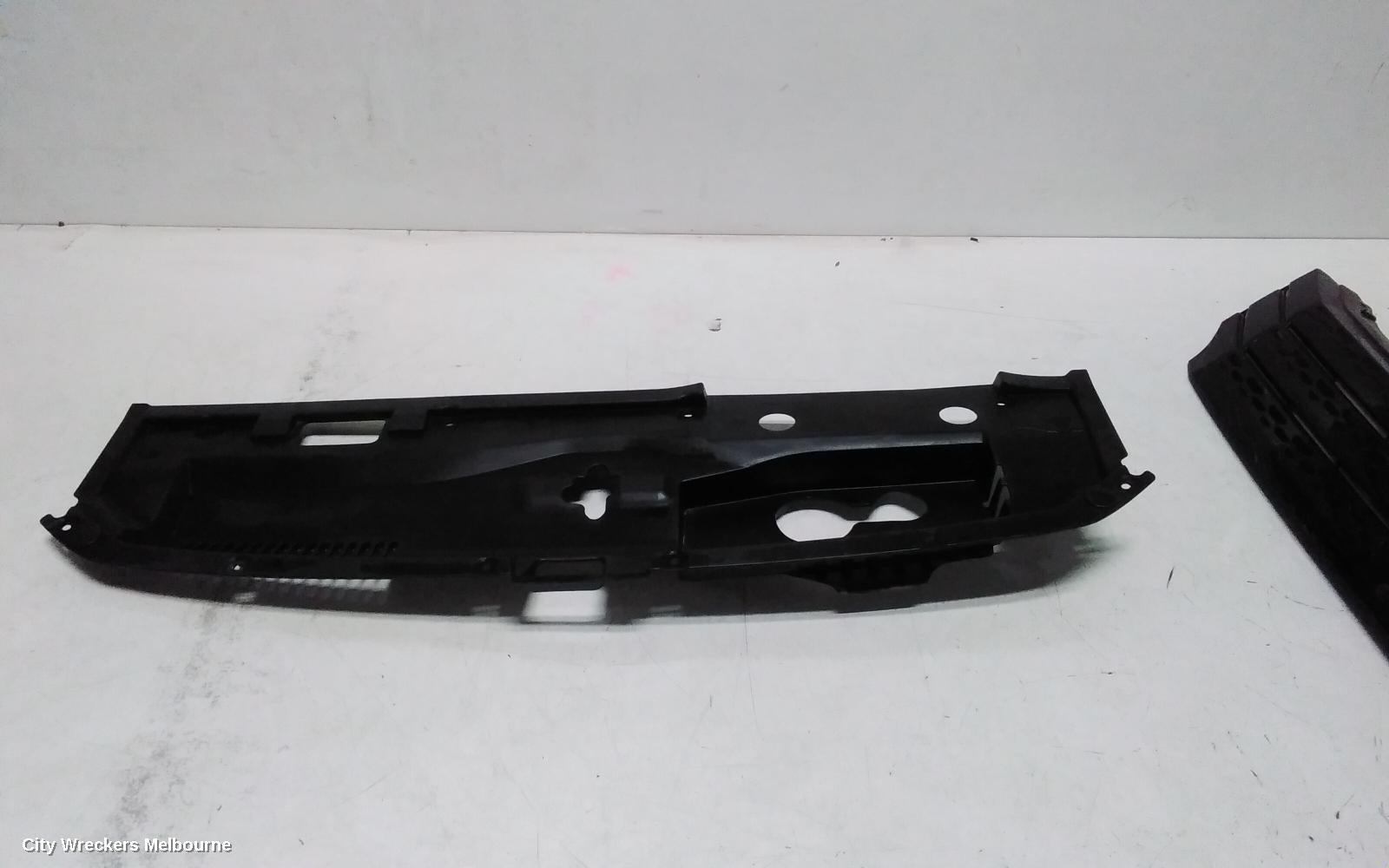 MITSUBISHI ECLIPSE CROSS GRILLE - Image 1