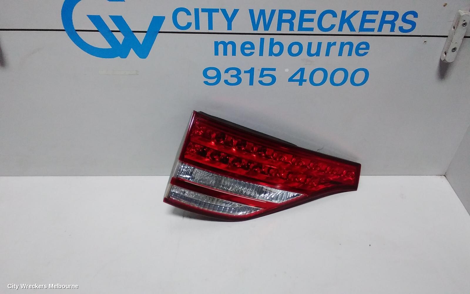 TOYOTA TARAGO REAR GARNISH, TAILGATE LAMP (LH SIDE), ACR50R, 03/2006 - 12/2008 - Image 1