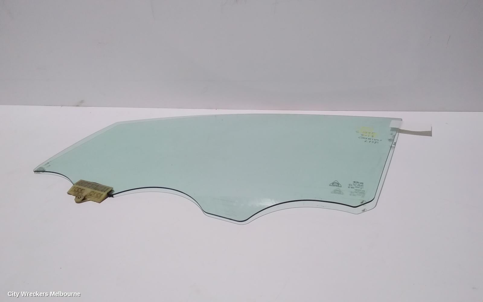KIA CARNIVAL/GRAND CARNIVAL LEFT FRONT DOOR WINDOW, YP, 02/2015 - 10/2020 - Image 1