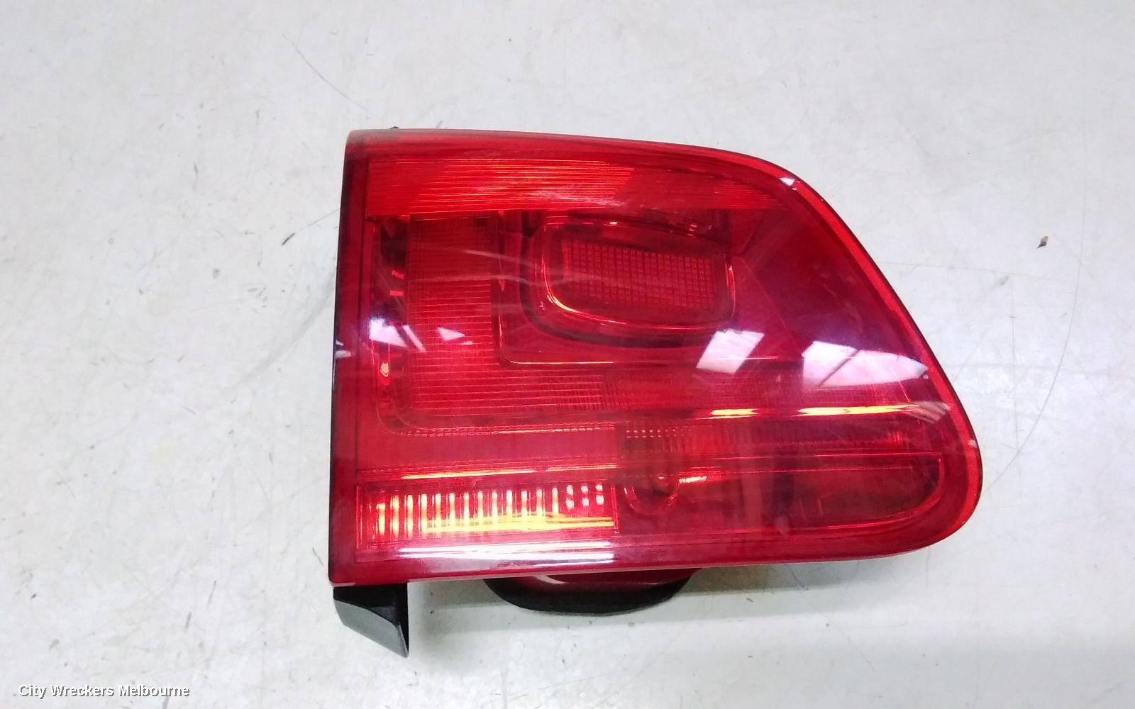 VOLKSWAGEN TIGUAN REAR GARNISH, TAILGATE LAMP (LH SIDE), 5N, 07/2011 - 08/2016 - Image 3