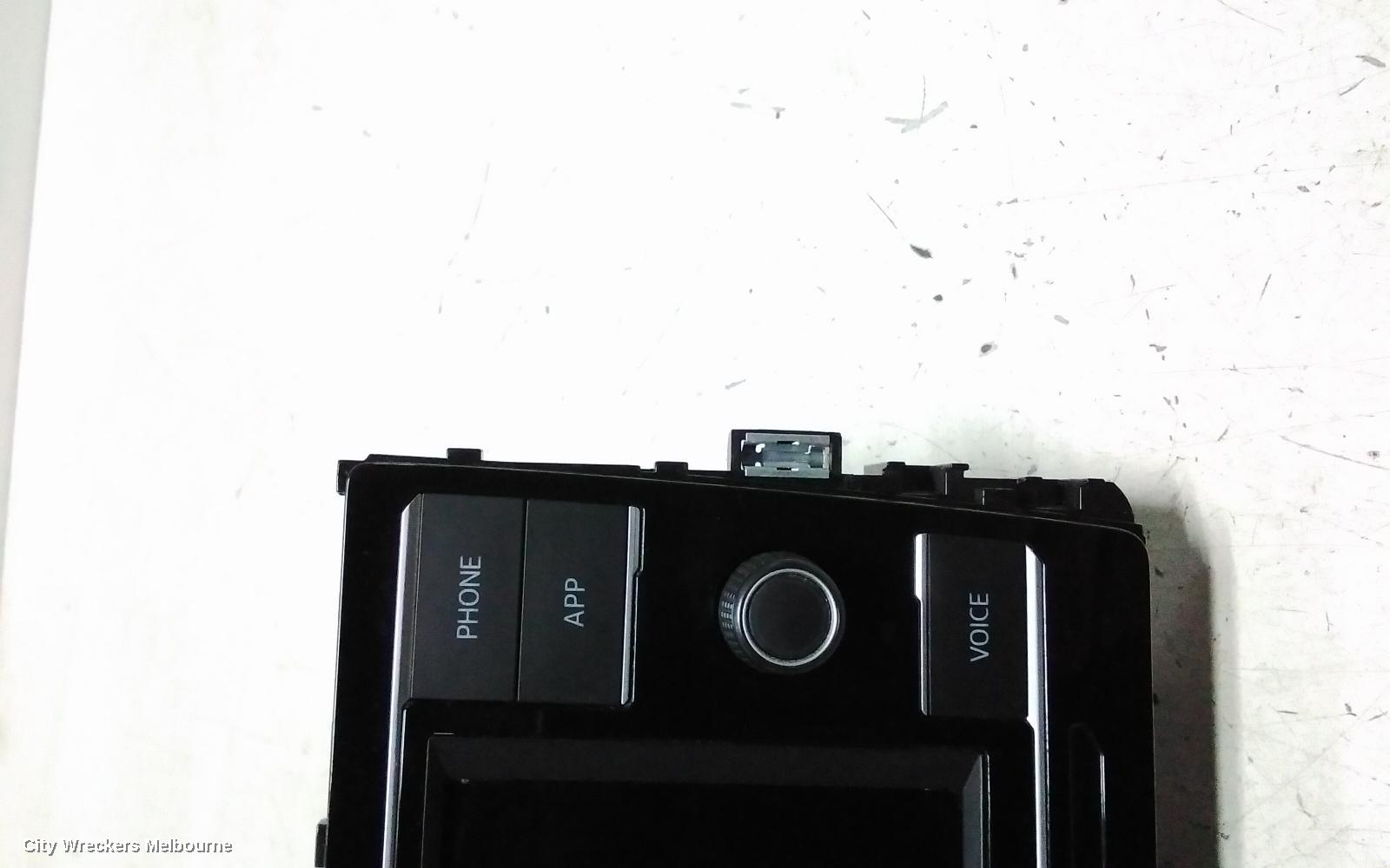 VOLKSWAGEN CRAFTER RADIO/CD/DVD/SAT/TV, DISPLAY UNIT, 6.5IN, SY1, 08/2017 ONWARDS - Image 2