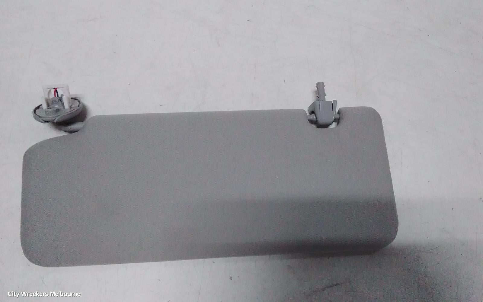 TOYOTA KLUGER SUNVISOR, XU70 SERIES, RH SIDE, 03/2021 ONWARDS - Image 2