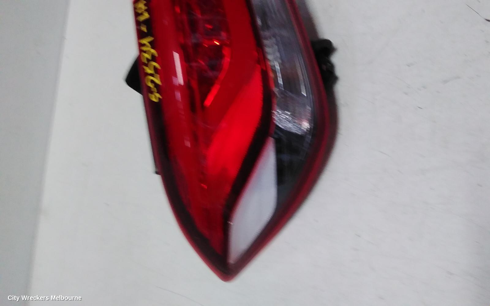 HYUNDAI I30 LEFT TAILLIGHT, IN BODY, PD, HATCH (S.KOREA VIN KMHH), STANDARD, LED TYPE, 03/2017 ONWARDS - Image 3