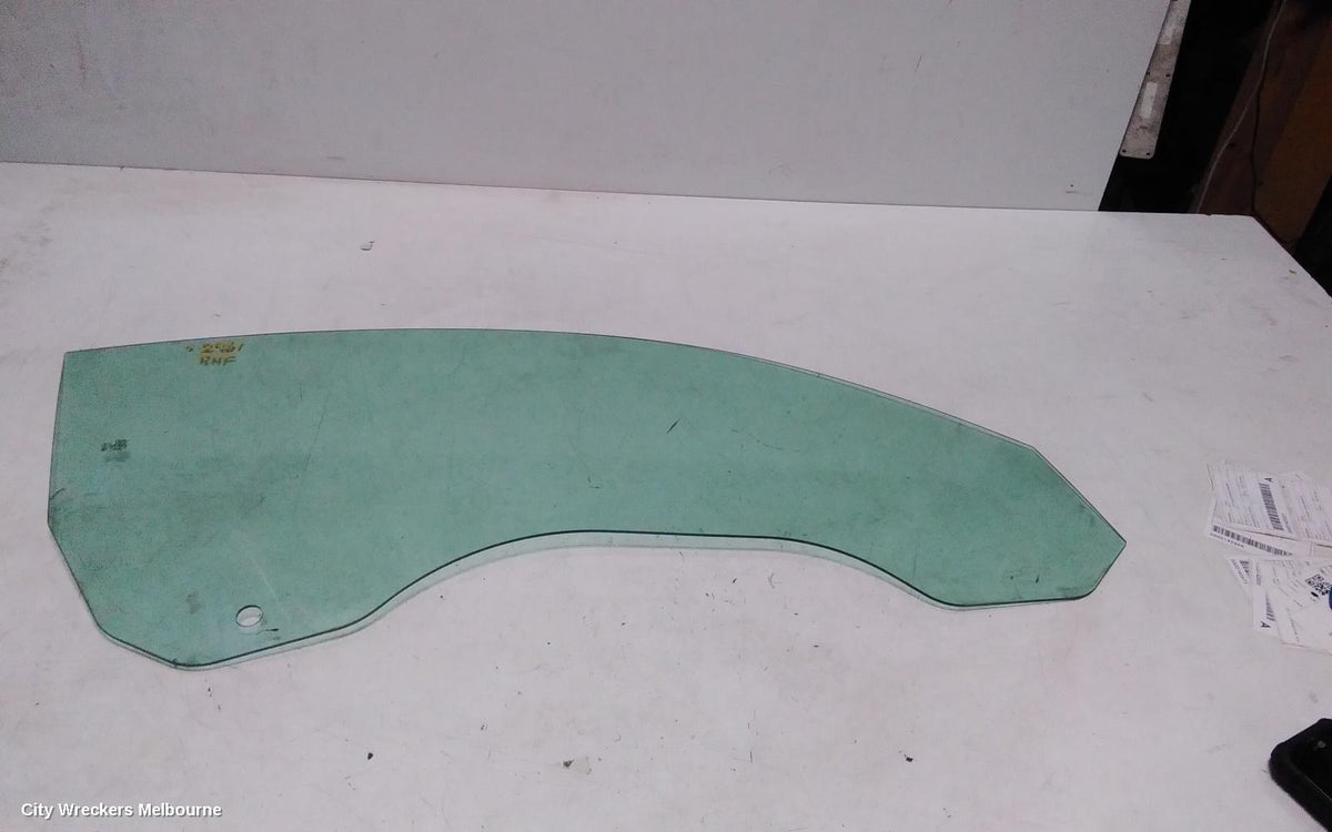 AUDI TT RIGHT FRONT DOOR WINDOW, 8J, COUPE, 09/2006 - 12/2014 - Image 1